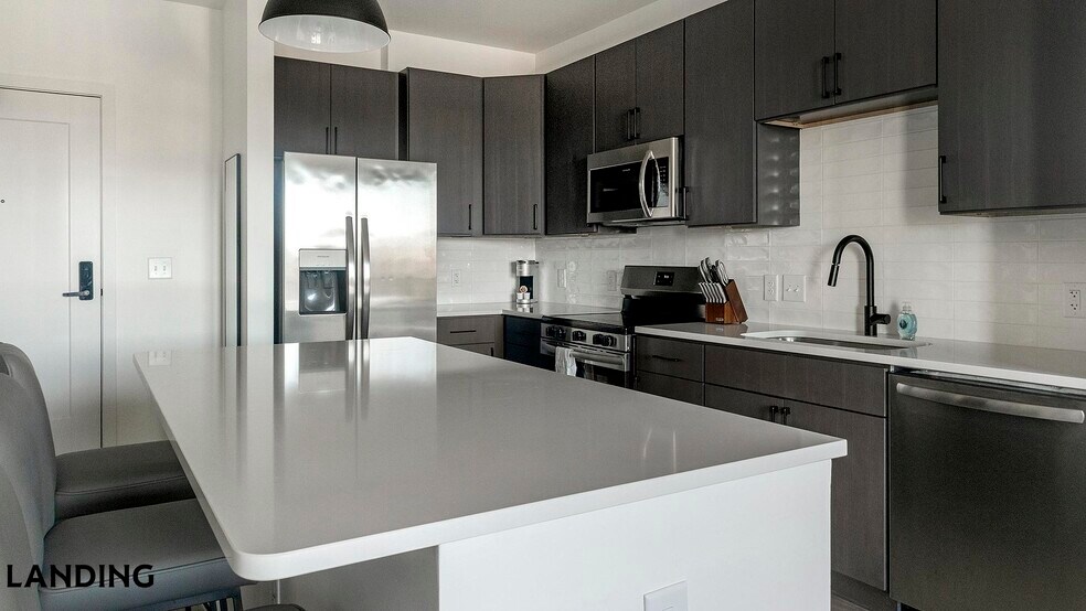 Building Photo - 1007 S Mint St