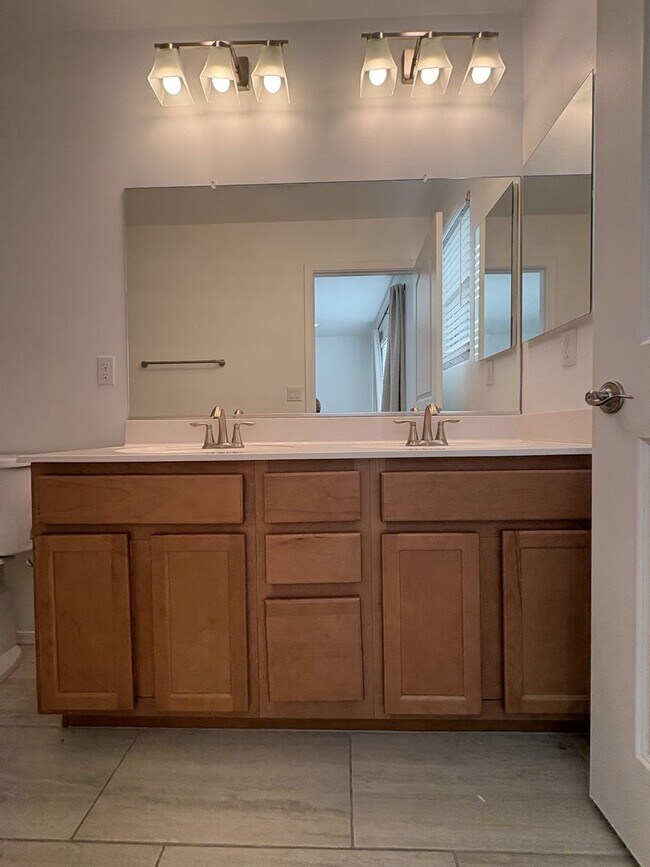 Building Photo - Beautiful Eastside Tucson  rental