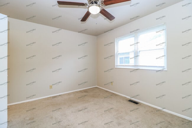 Building Photo - 385 Patterson Ln
