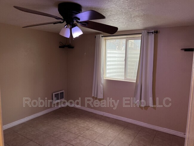 Building Photo - 786 Wilson Ave