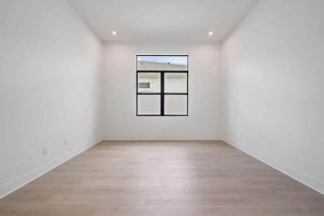 Building Photo - 13613 Le Christine Dr