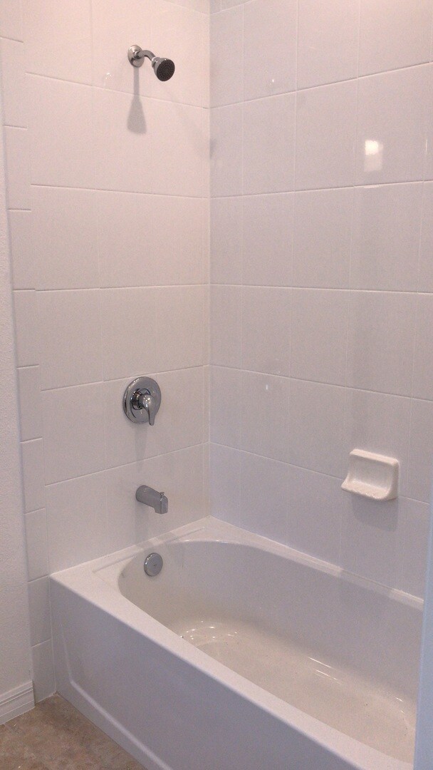Building Photo - 5 Bed!! Windermere!! Large game room!!