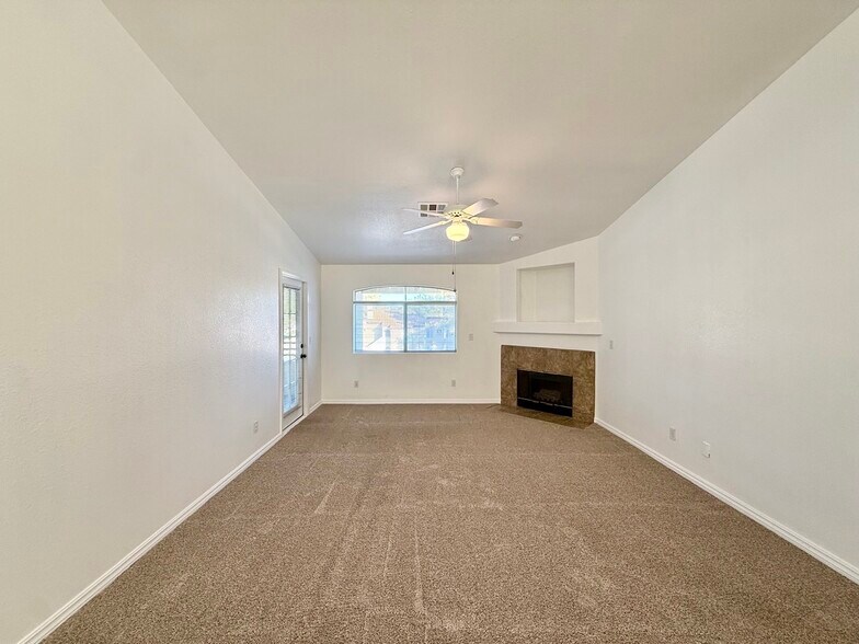 Building Photo - 3320 S Fort Apache Rd