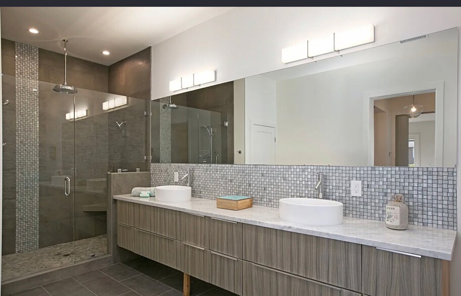 Building Photo - 2812 Cowley Way