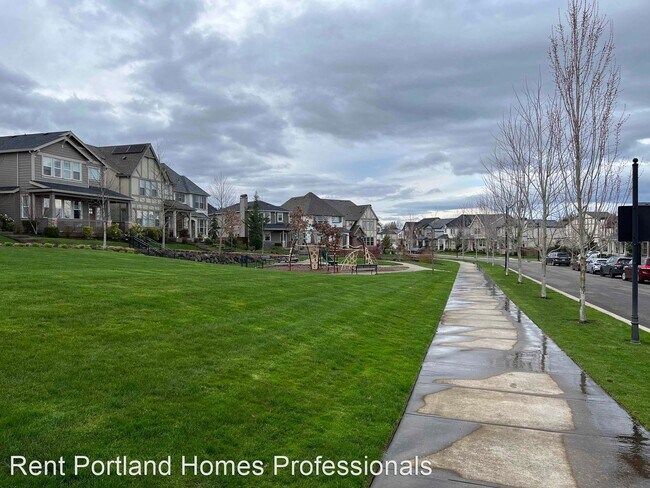 Building Photo - 4 br, 2.5 bath House - 10868 SW Stockholm ...