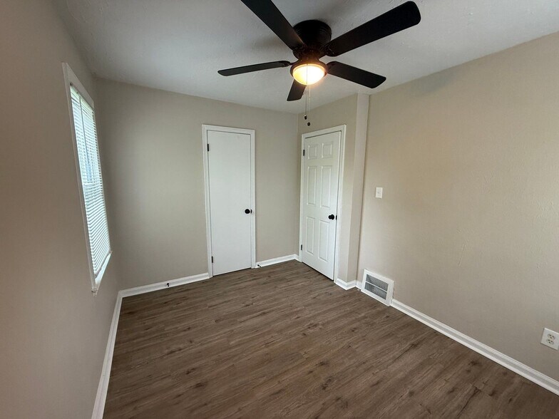 Building Photo - 14118 Evergreen Rd