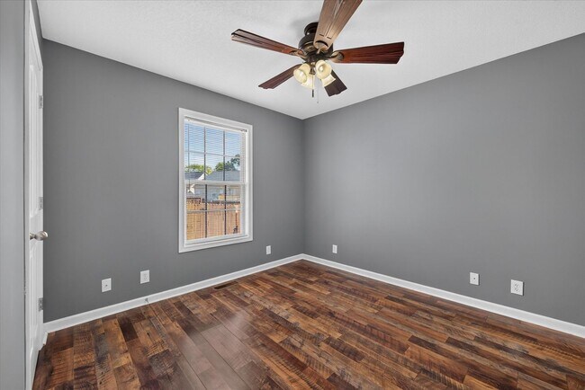 Building Photo - 3534 Southwood Dr