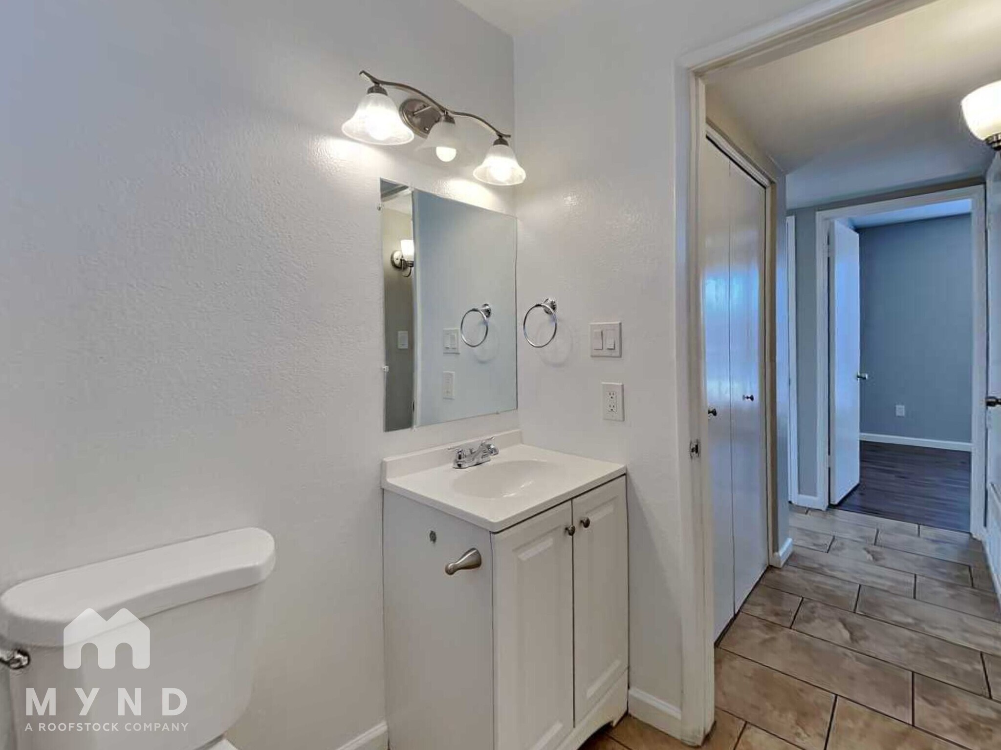 Building Photo - 8336 N 105th Ln