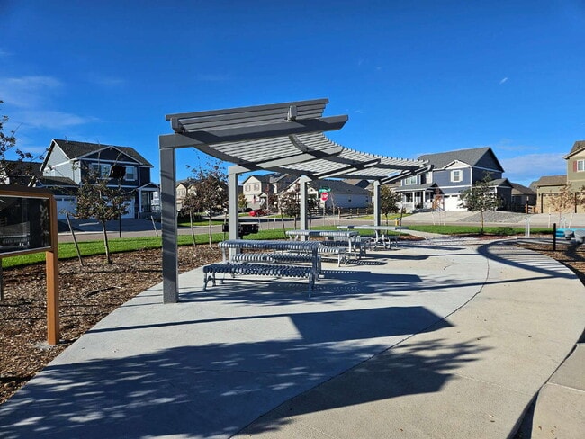 Building Photo - 3 bed 3 bath home in Bennett.