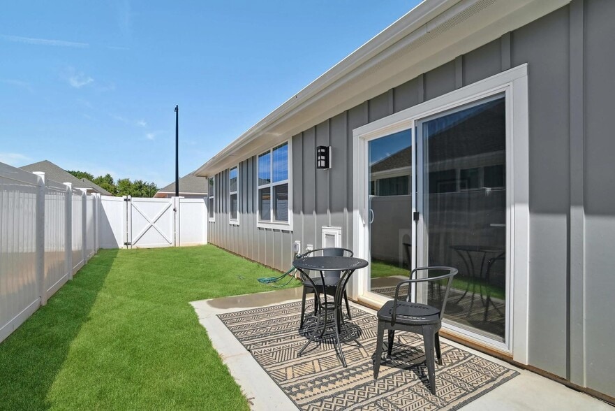 Building Photo - 1720 Rocky River Rd