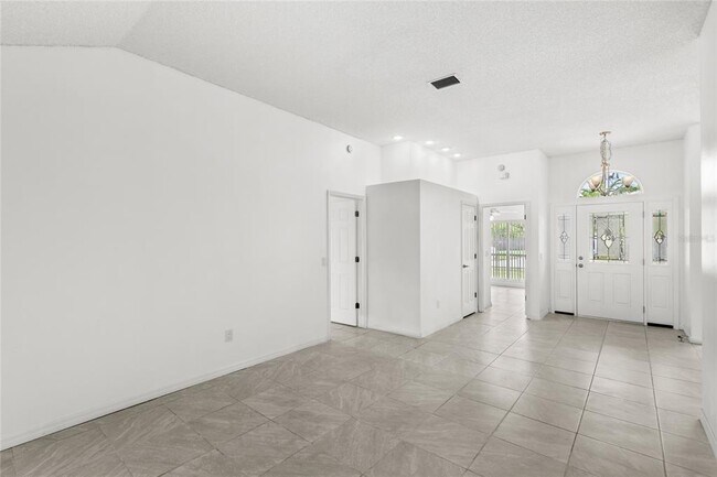 Building Photo - 12517 Pica St