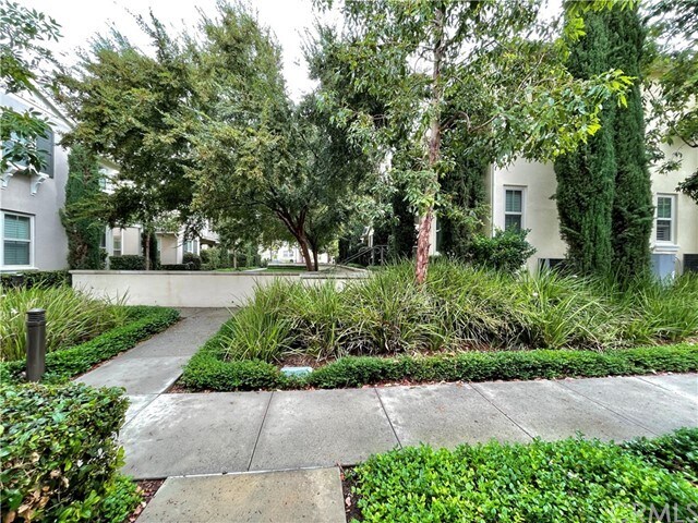 Building Photo - 36 Calypso