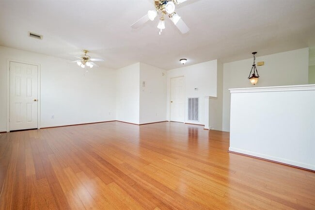 Building Photo - 22510 Holly Lake Dr