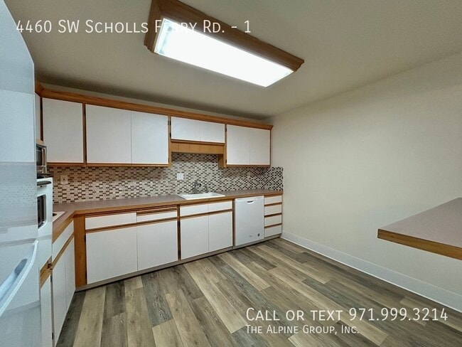Building Photo - 4460 SW Scholls Ferry Rd