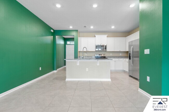 Building Photo - 152 Redbud Rd