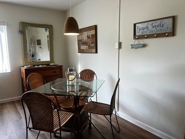 Building Photo - 2BD/1BA on Venice Island