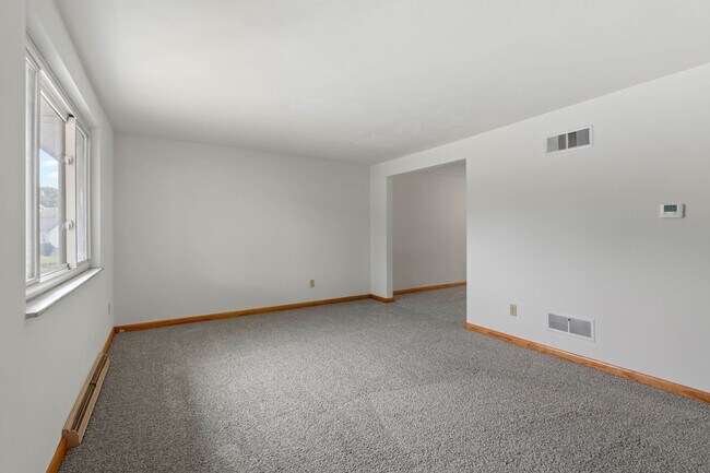 Building Photo - READY FOR MOVE IN! DON'T MISS THIS RENOVATED 2-BEDROOM TOWNHOME IN WEST MIFFLIN!