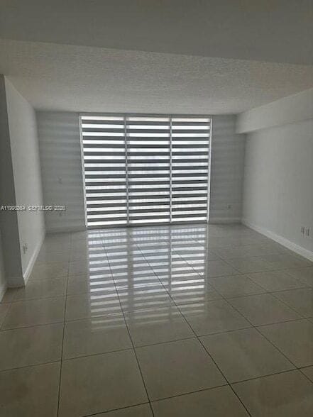 Building Photo - 1750 N Bayshore Dr