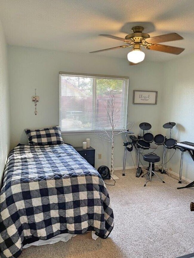 Building Photo - Beautifully Remodeled 3 Bedroom One Story ...