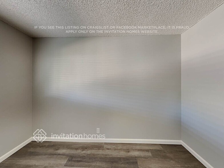 Building Photo - 1101 Woodridge Dr