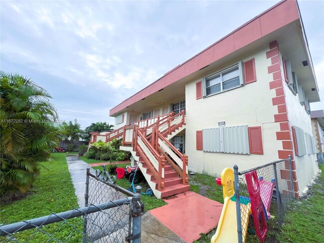 Building Photo - 5270 SW 90th Way