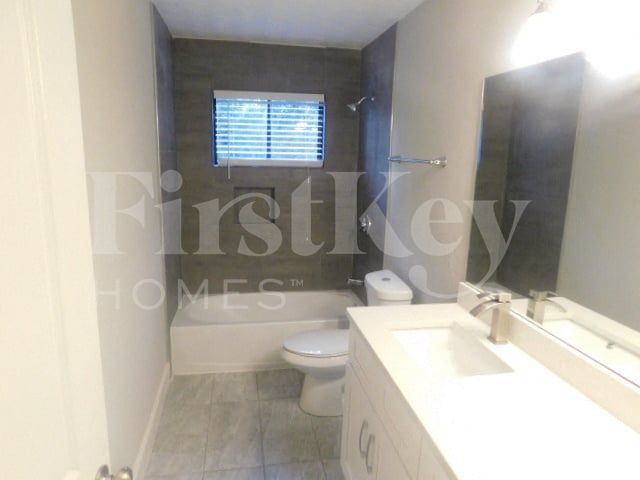 Building Photo - 455 Chanterelle Dr