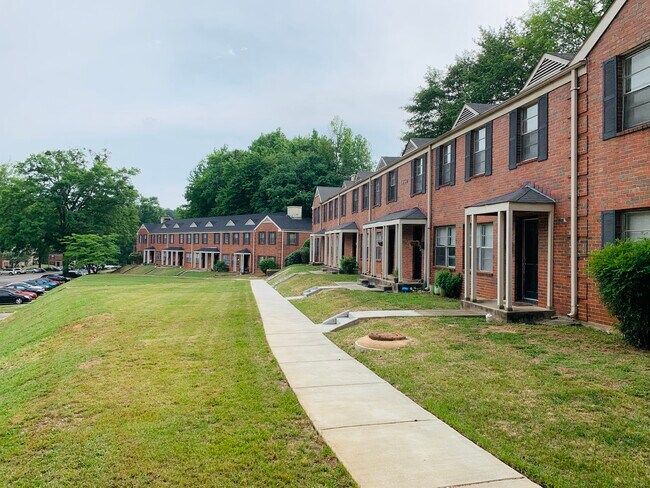 Building Photo - 1650 Valley Ave