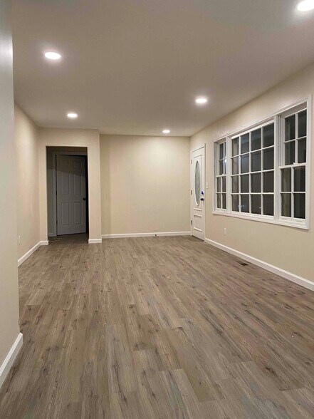 Building Photo - 201 Normandy Dr