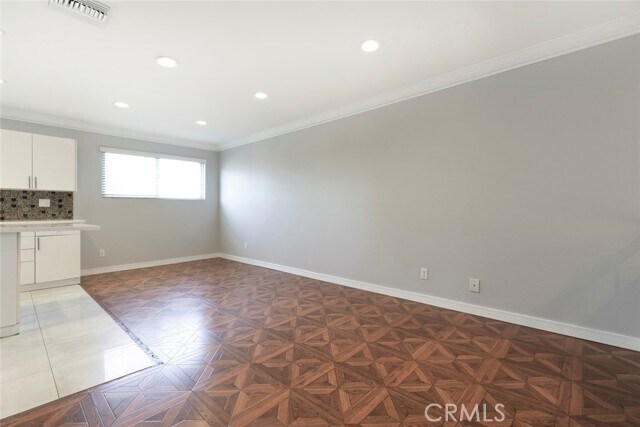 Building Photo - 1711 Grismer Ave