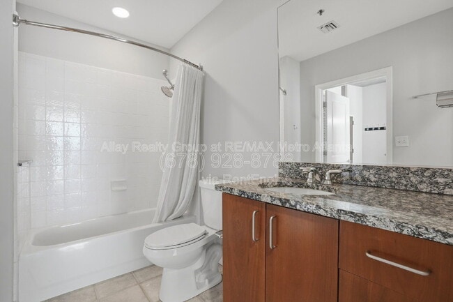 Building Photo - 943 Peachtree St NE