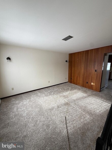 Building Photo - 228 W 8th St