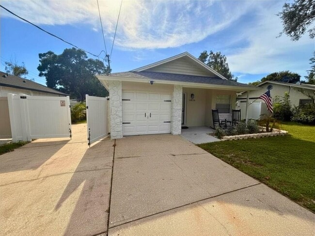 Building Photo - 13034 Clay Ave