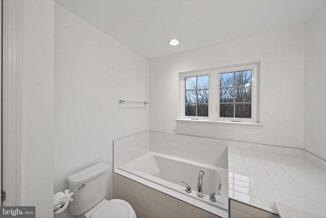 Building Photo - 338 Nocking Point Blvd