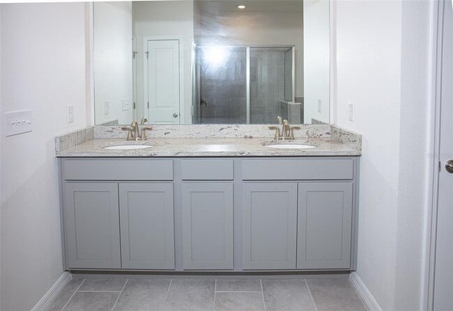 Building Photo - 2207 Midnight Pearl Dr