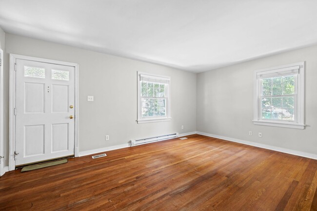 Building Photo - Quaint 2 Bedroom 1 Bath Home in Henrico!!