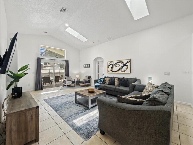 Building Photo - 8105 Santee Dr
