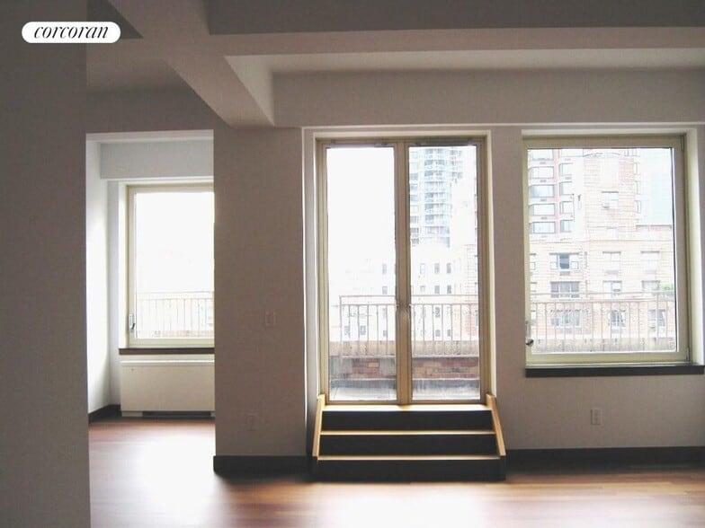 Building Photo - 305 E 63rd St