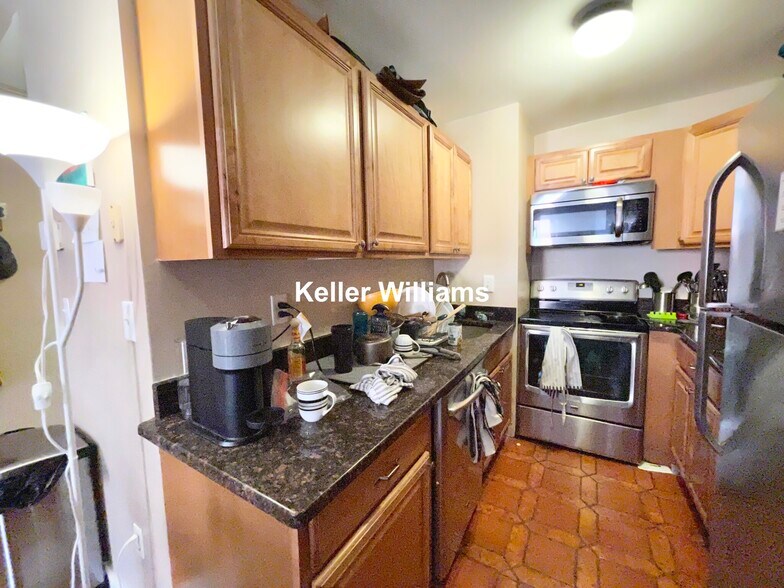 Primary Photo - 28 Symphony Rd