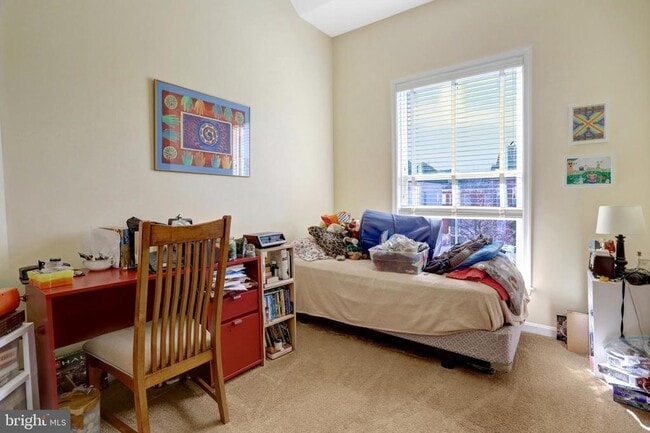 Building Photo - 5257 Bessley Pl