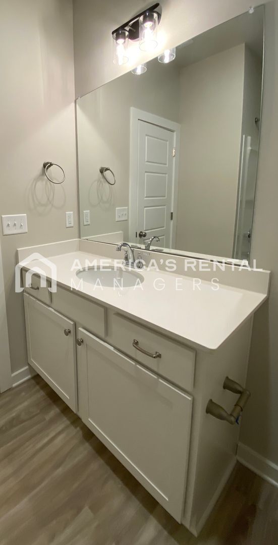 Building Photo - Home for Rent in Jemison, A!! Sign a 13 Month Lease by 5/15/26 to get 1 MONTH FREE RENT!!