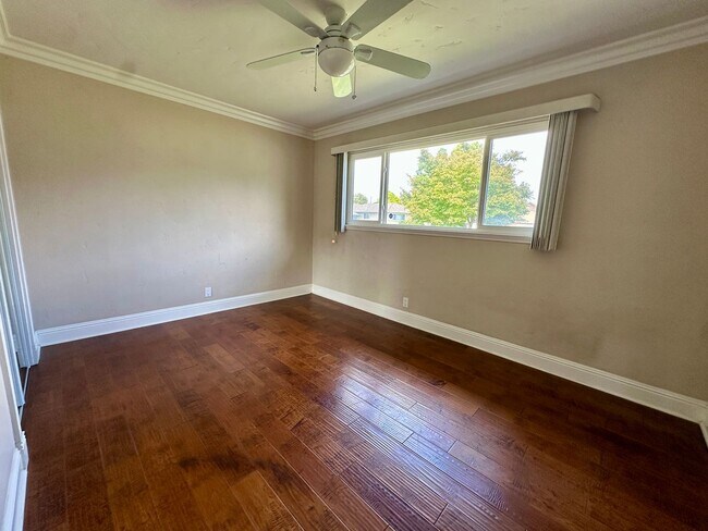 Building Photo - 565 Eden Ct