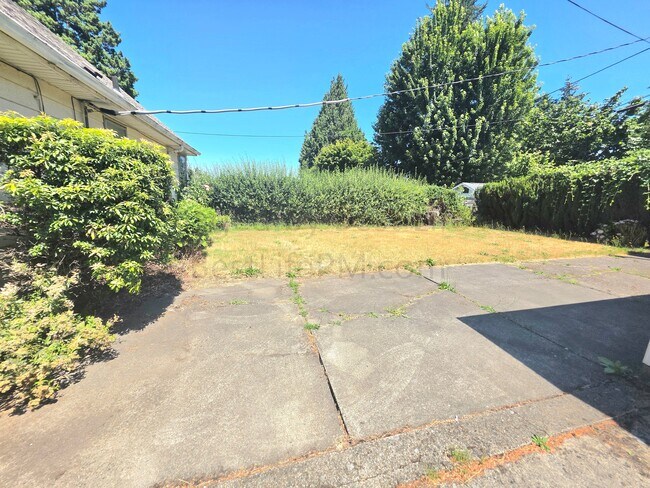 Building Photo - 4526 NE 77th Ave
