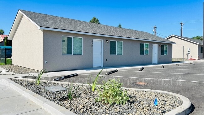 Primary Photo - 448 S 40th Ave