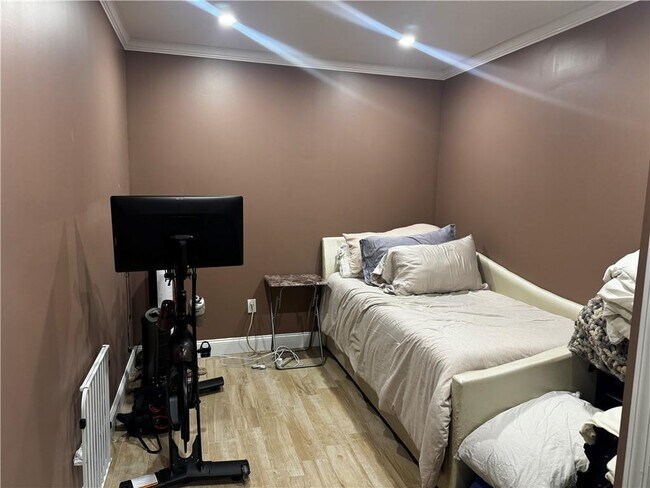 Building Photo - 1764 E 19th St