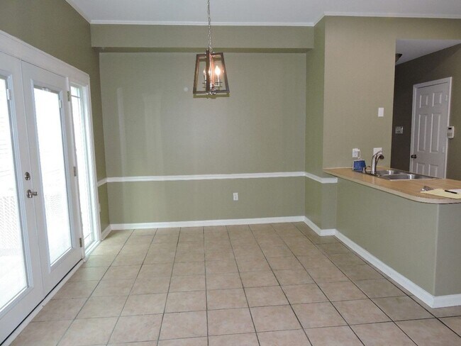 Building Photo - Great Stumberg Ridge Garden Home 2BR/2.5 Baths