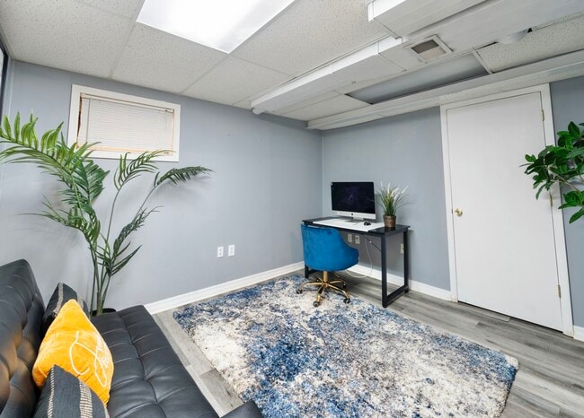 Building Photo - 1211 Diane Ln