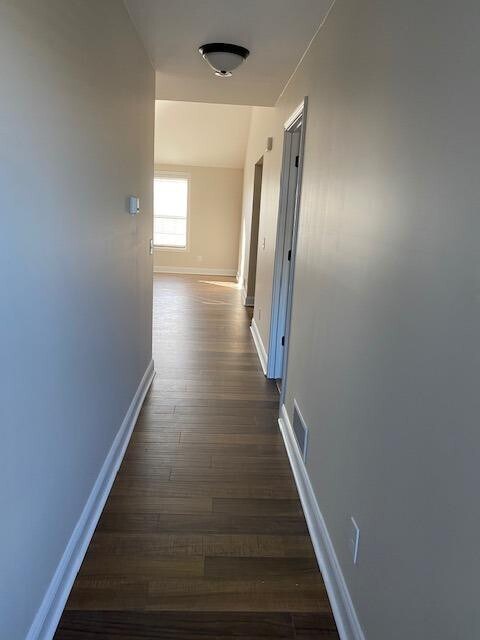 Building Photo - 540 Spinnaker Dr