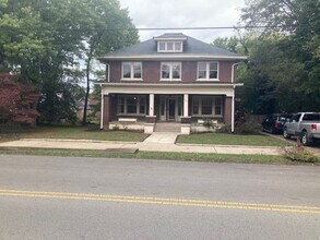 Building Photo - Historic Downtown Murfreesboro TN 3050 SF, 5BR/2BA for rent