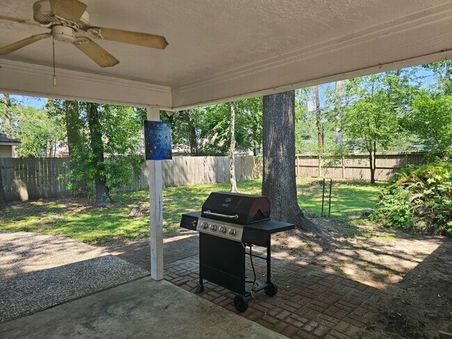 Building Photo - 3911 Brightwood Dr