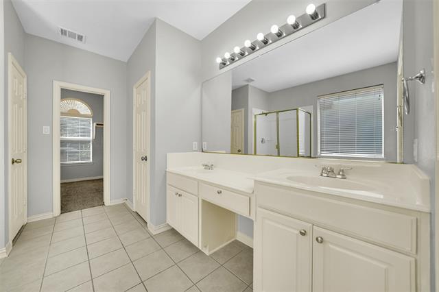 Building Photo - 208 Del Cano Dr